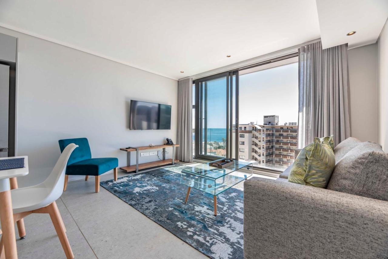 603 The Cosmopolitan... Luxury Living! Le Cap